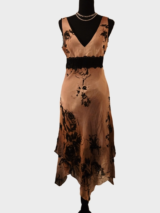 Papell Boutique Dresses & Skirts - Vintage 90s Silk Floral V-Neck Midi Dress!